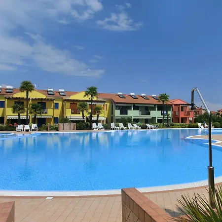 Porto Antico Village *