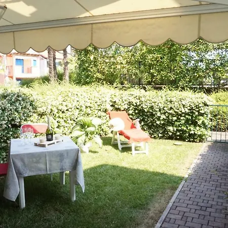 Porto Antico Village * אפריליה מאריטימה
